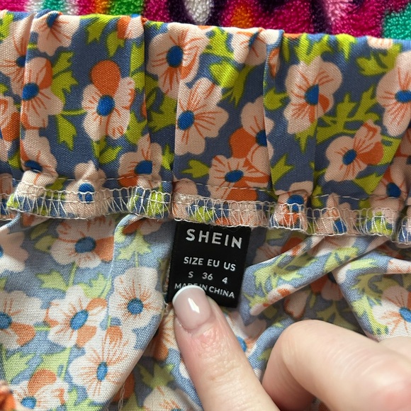 SHEIN floral Tiered green and pink size small Trumpet Maxi Skirt - Picture 4 of 4